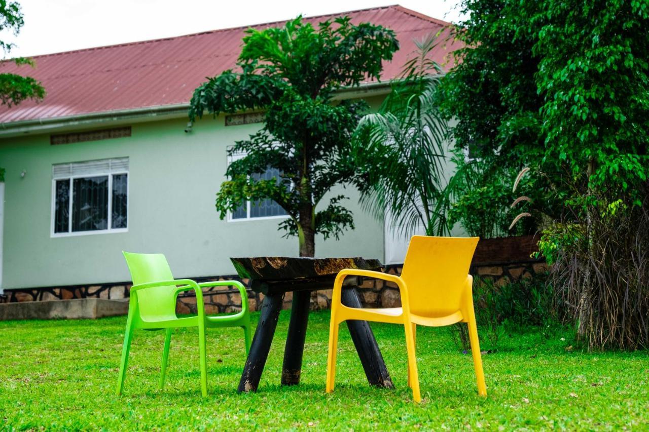 Airport Unique Hotel Entebbe Kültér fotó