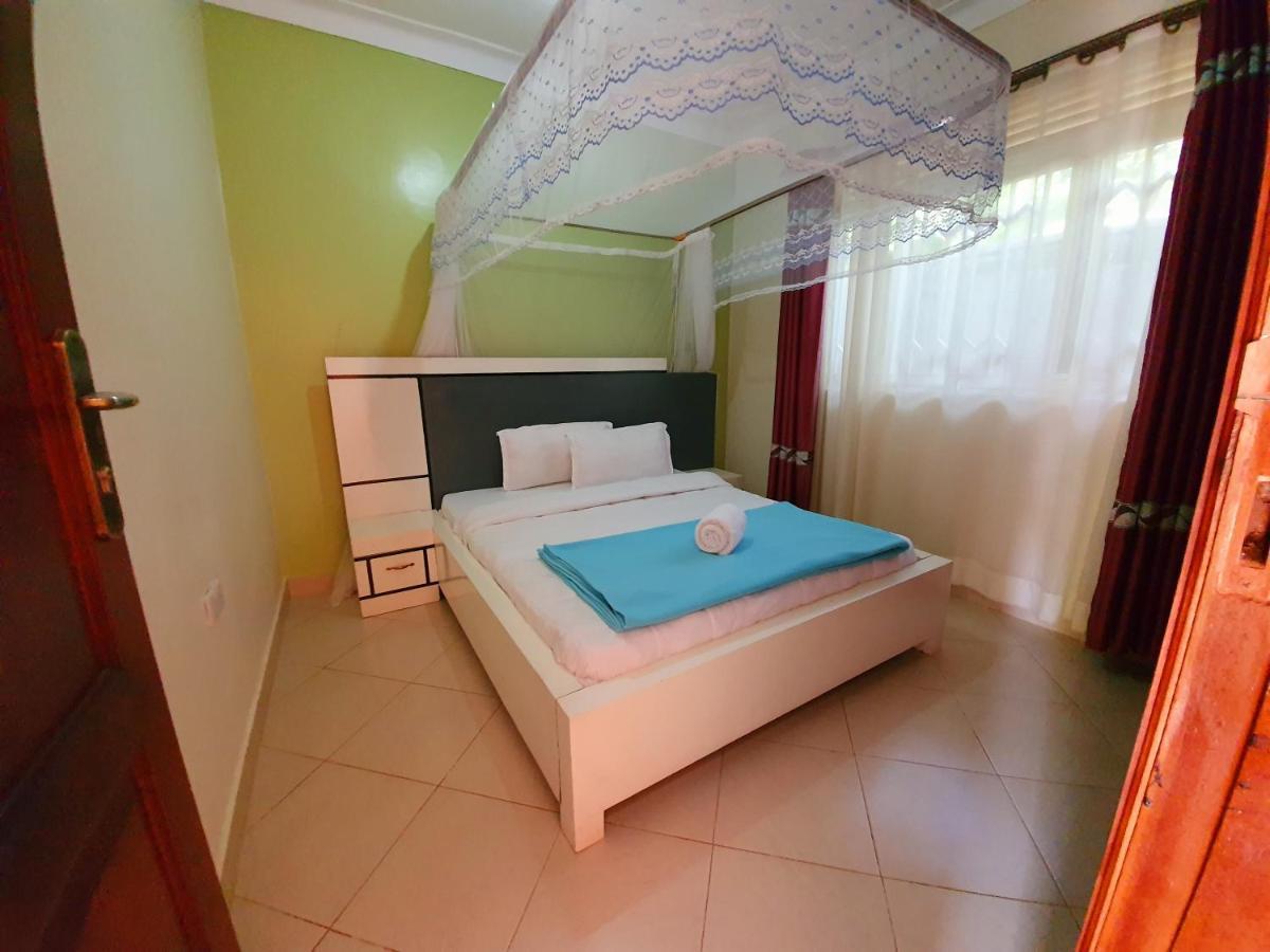 Airport Unique Hotel Entebbe Kültér fotó